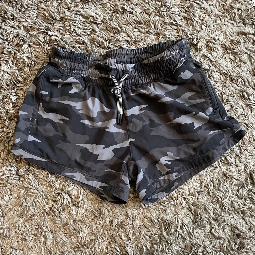Athleta girl camouflage athletic shorts size Large